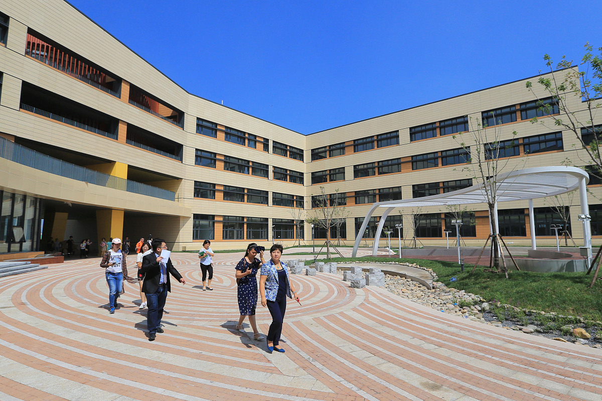 云南澄江县地铁学校 - 独特体验，安全舒适的学习环境