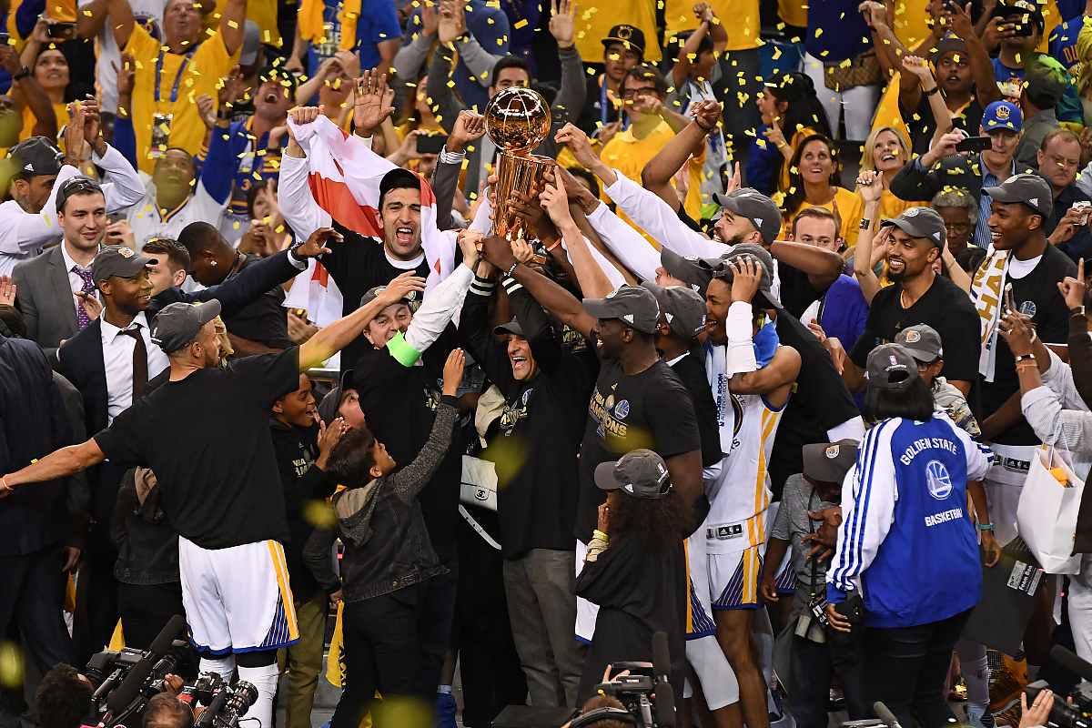 詹姆斯最经典的一球