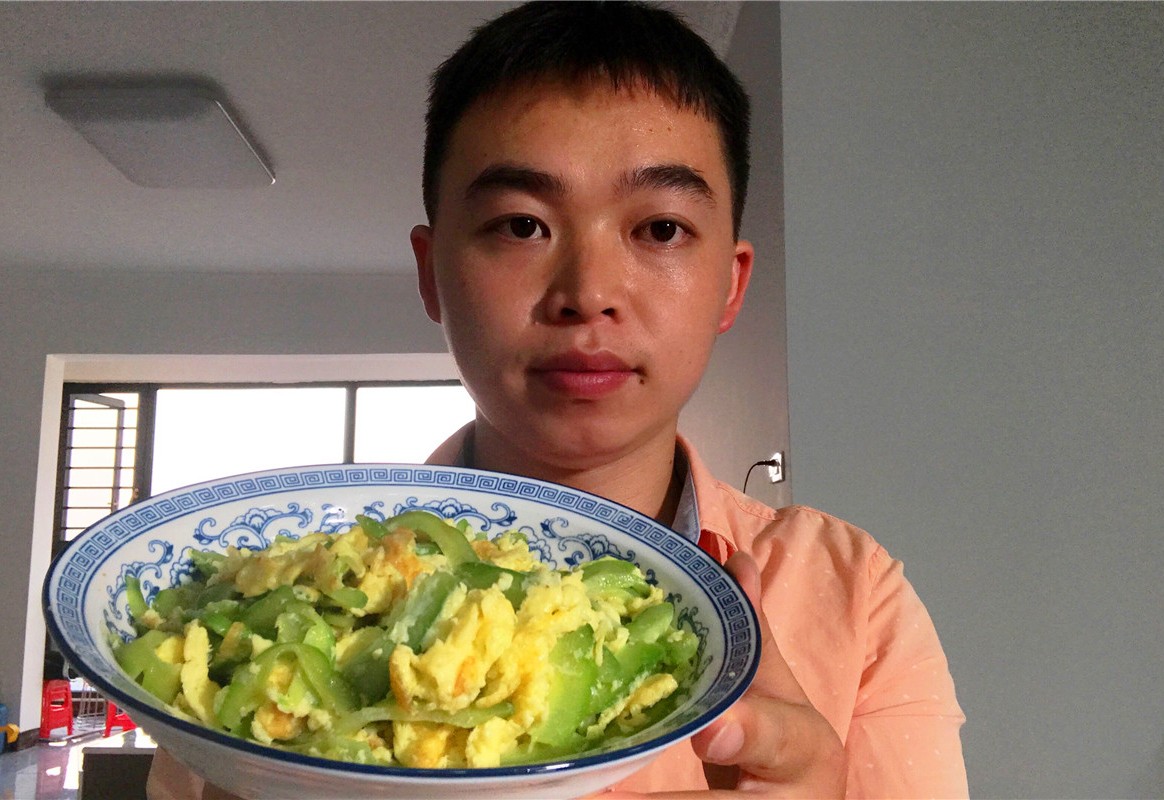 苦瓜炒鸡蛋,多加一步,吃起来不苦,鸡蛋嫩滑,清淡爽口!