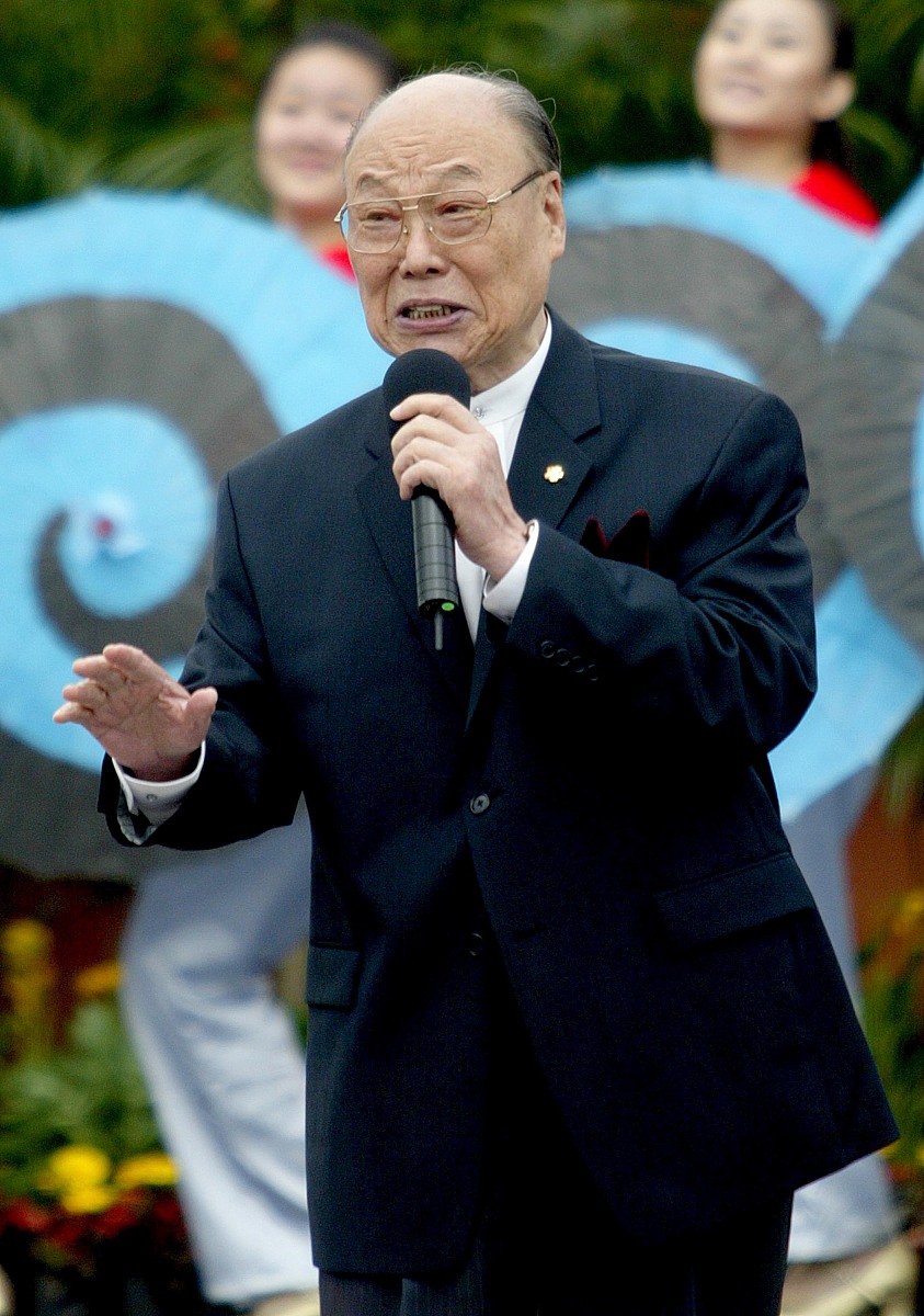 2009年6月10日,辽宁沈阳,央视《激情广场·爱国歌曲大家唱》走进沈阳.