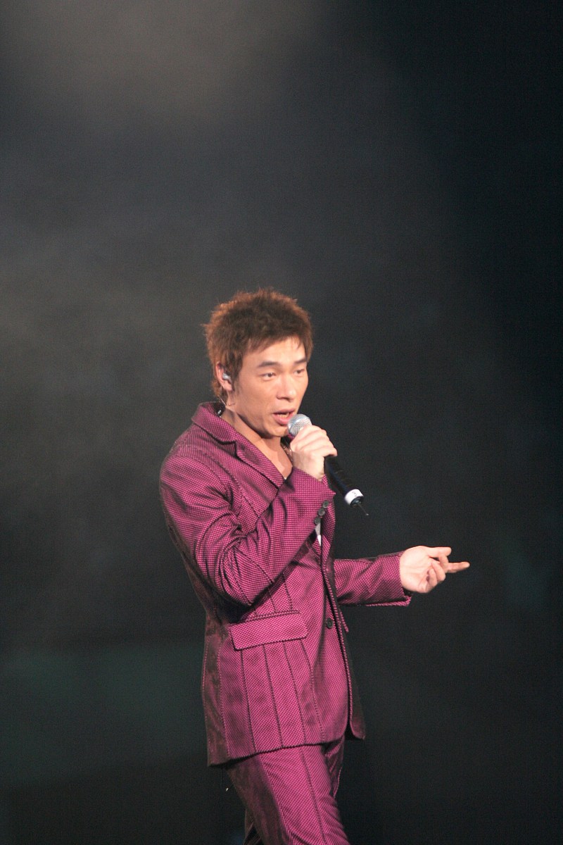 我身边的师德小故事：用爱心和真心浇灌学生成长