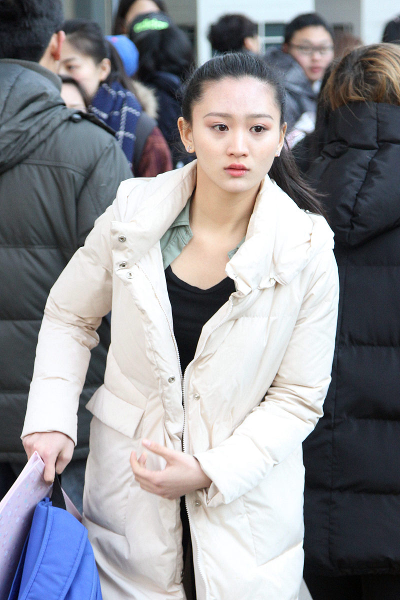 2017年2月8日,北京电影学院2017年度招生考试开始,考场外帅哥美女如云
