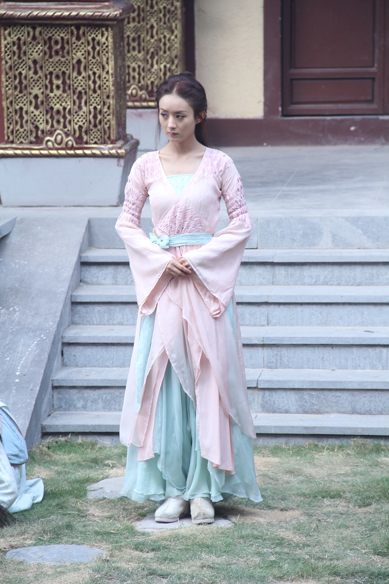 赵丽颖新剧《媚世栖凰》官宣！双女主阵容引爆期待！