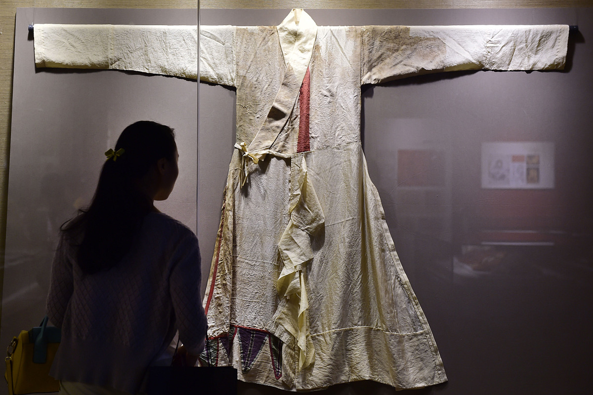 汉代最高规格丧葬礼服：宫廷葬服解析