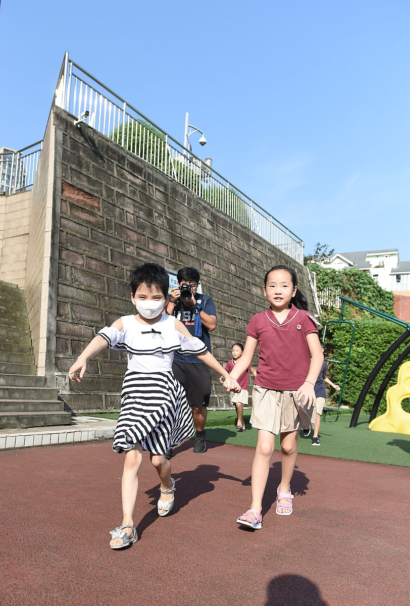 校园内卖东西需要许可吗？该如何处理交易？