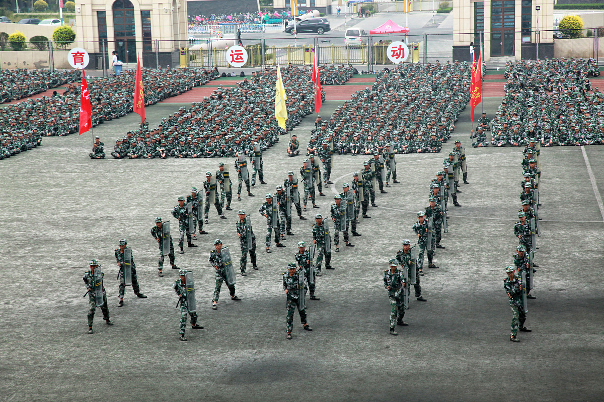 军训方队入场词