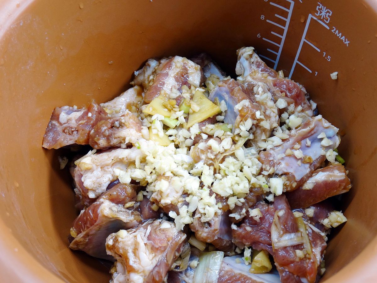 蒜香排骨做法大全 - 简单易做，香味浓郁