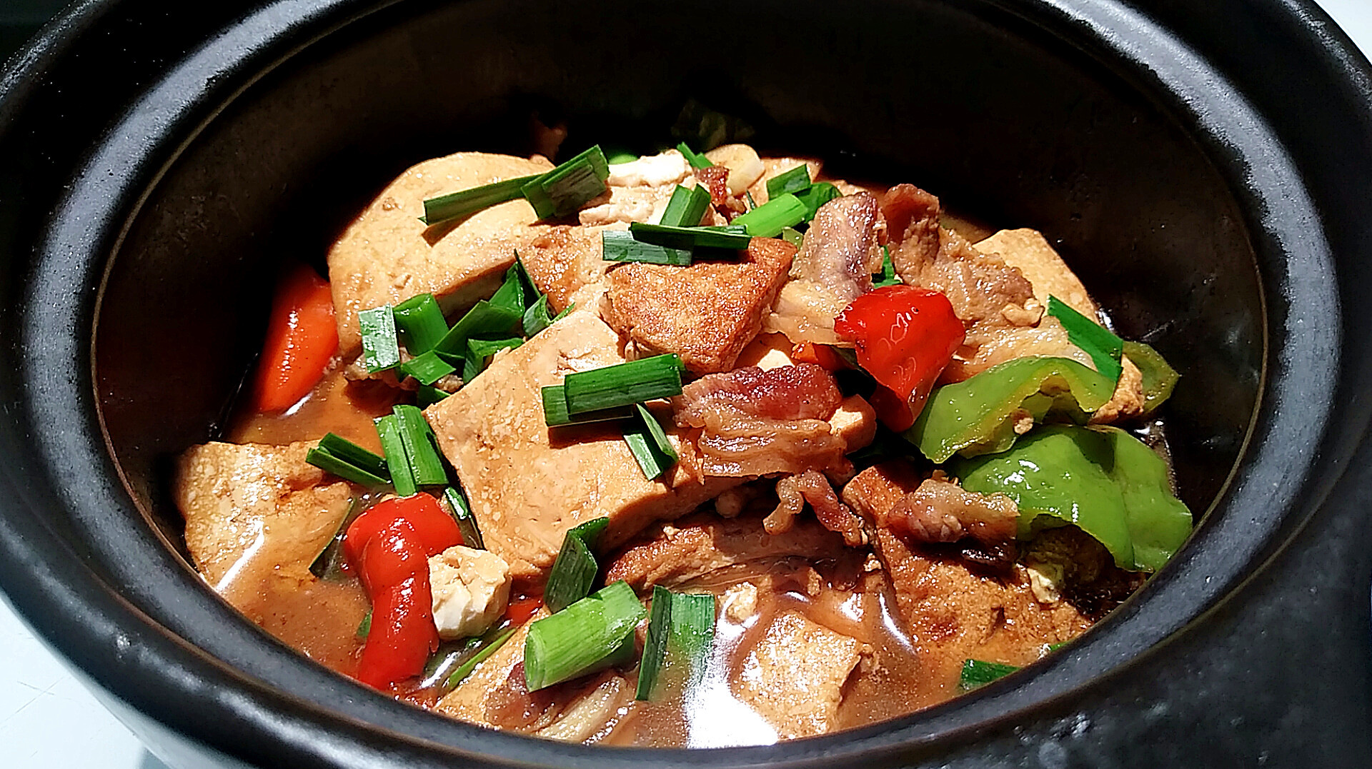 厨师长教你:砂锅豆腐的家常做法,又嫩又鲜,用肉都不换