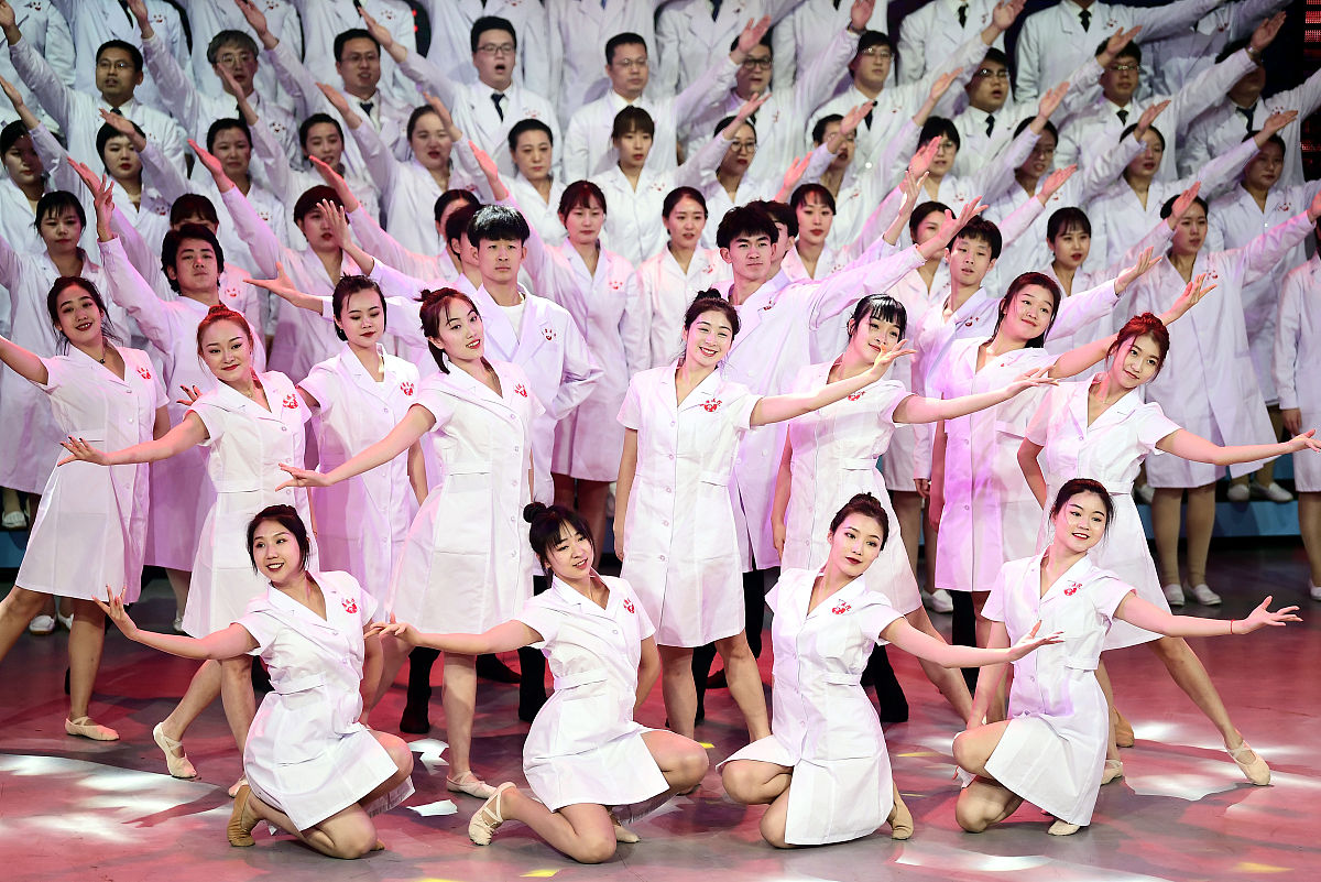 勇往直前 - 一首关于勇气与冒险的中文电子音乐