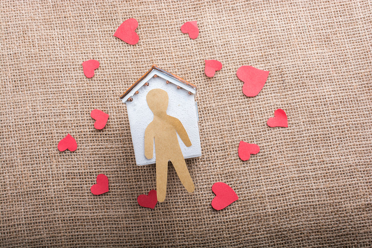 爱情的十字路口：分手后的挣扎与抉择