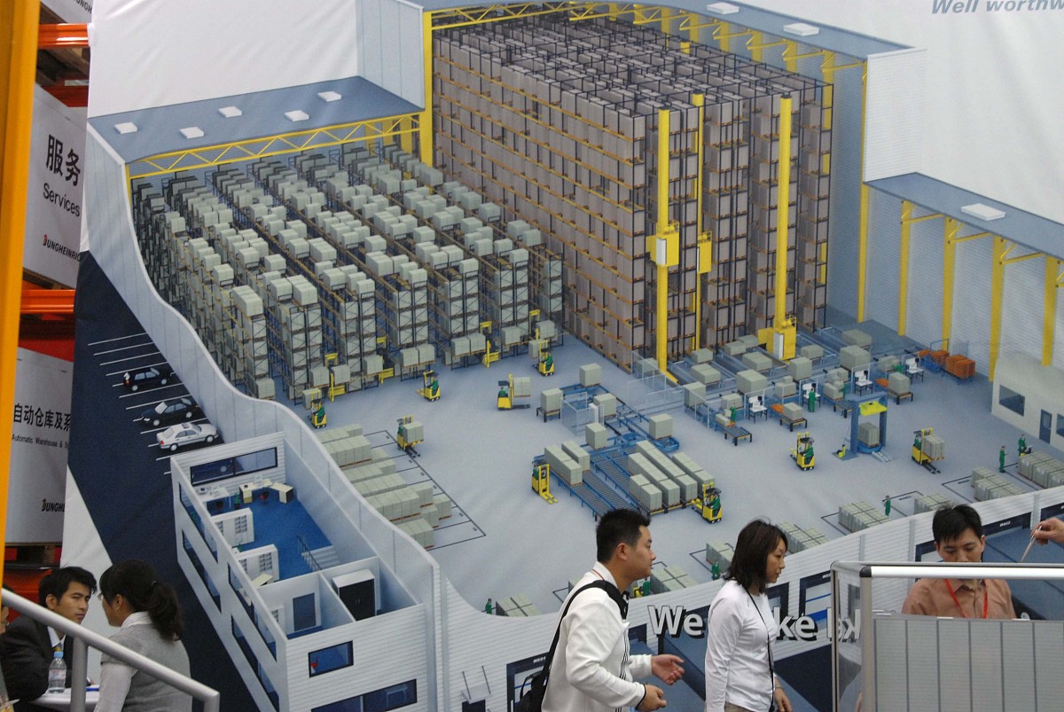 关于半电动堆高车安全使用的500字文章