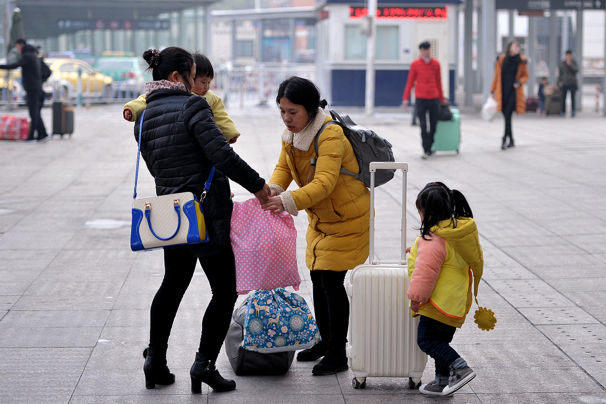 蚊帐支架金属的能上高铁吗帮我用110字详细描述