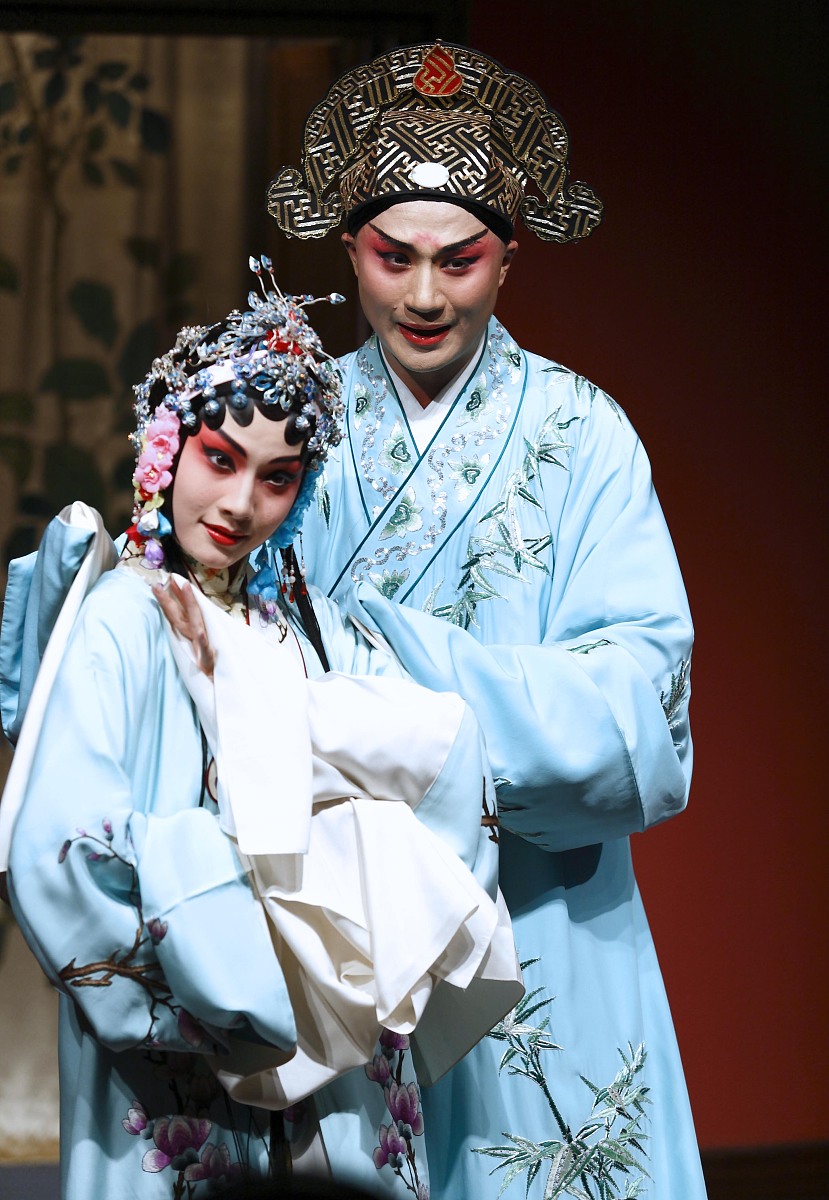 2009年7月17日,上海,《牡丹厅》在小剧场演出.***_***+++_+++昆剧,王