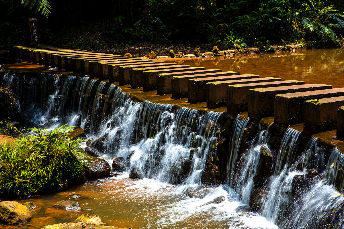 关于贵州赤水环保工程专业承包二级资质怎么新办及转让内容详细一点字数