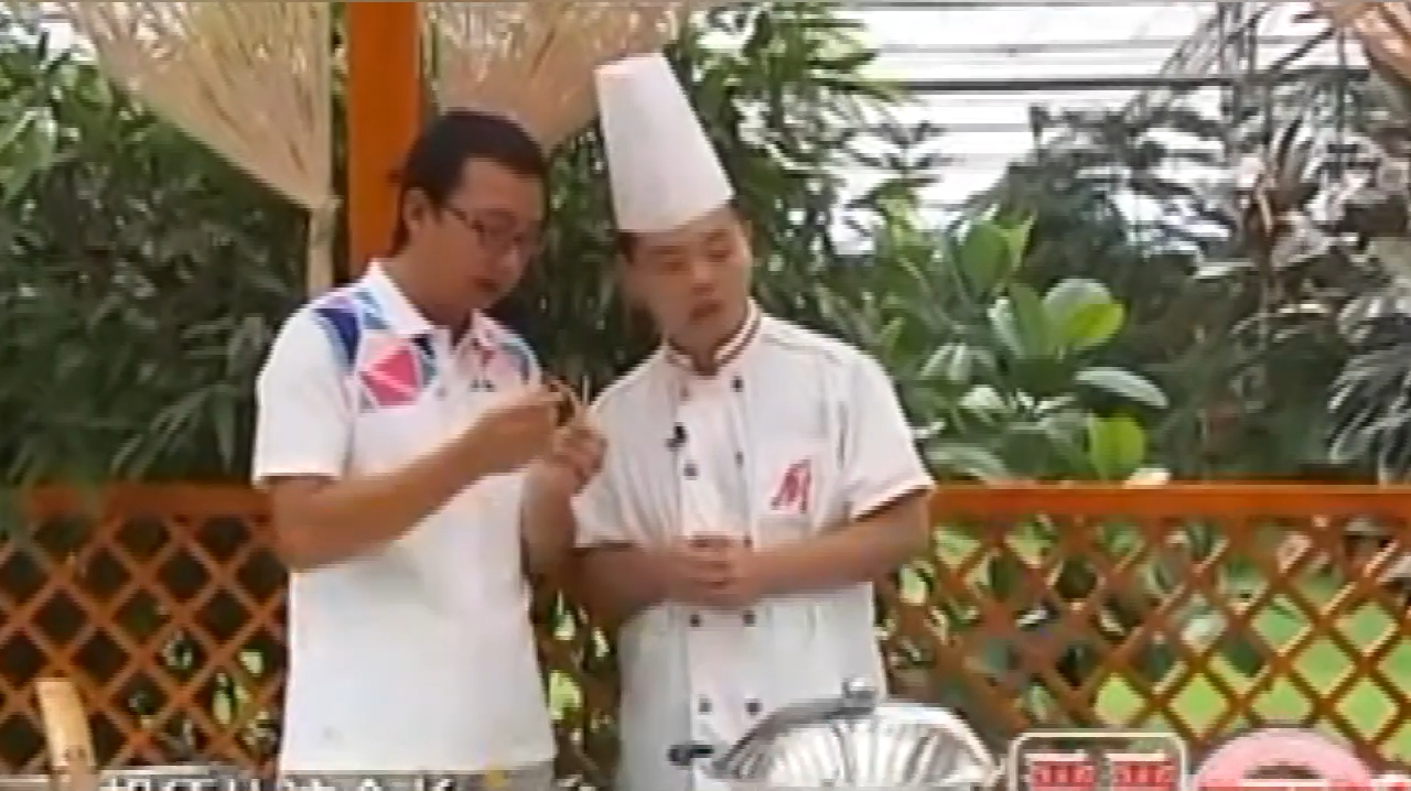 党参配驴肉相得益彰,党参火气小,所以这道美食很适合老年人