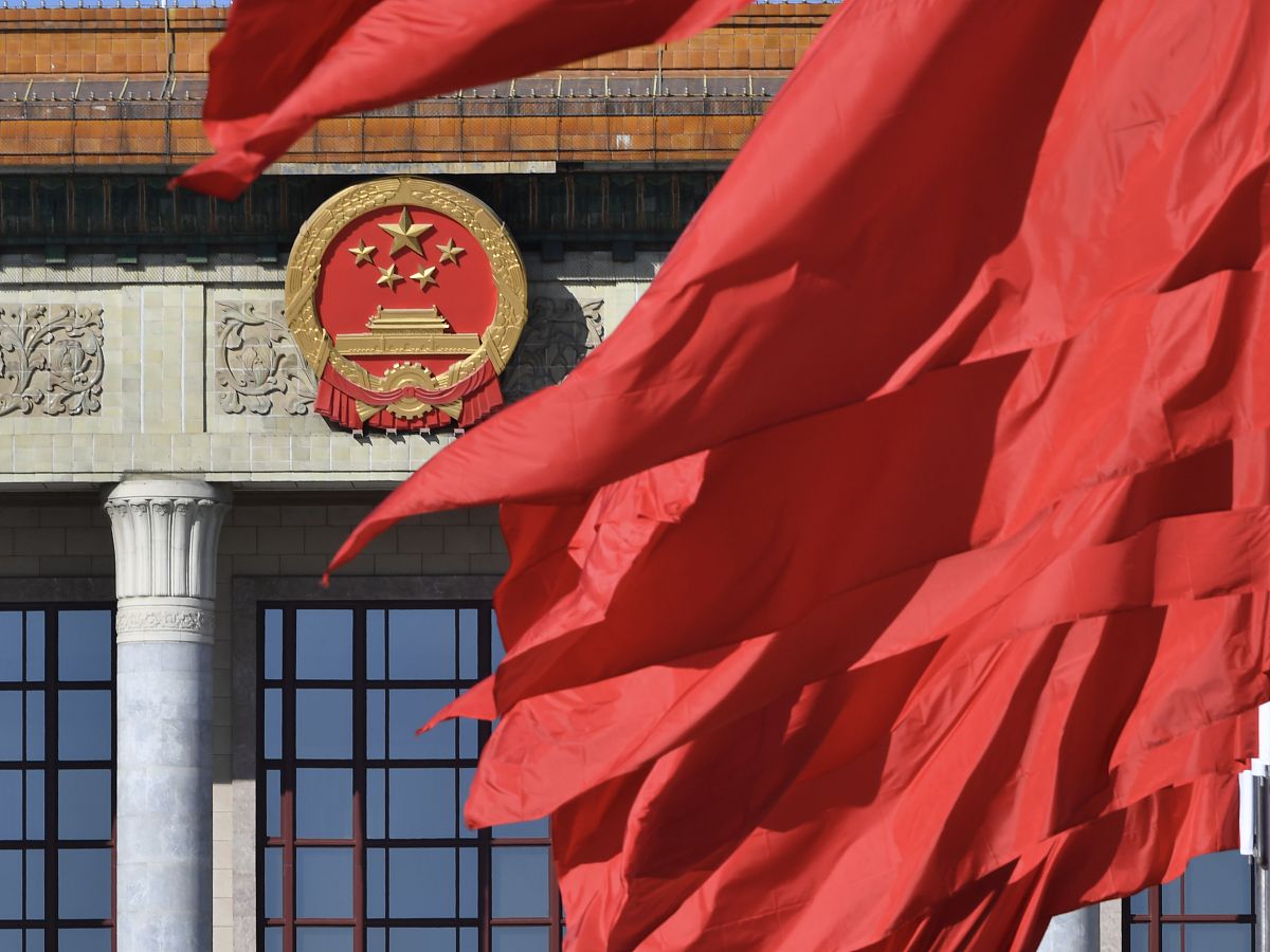我国宪法明文规定的内容：国旗、首都和立法原则
