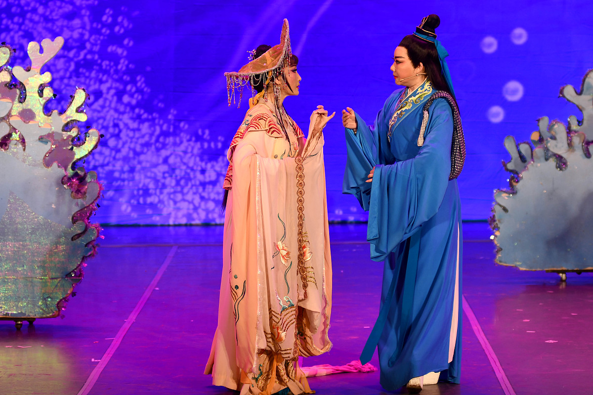 黎剧《威望》: 黑帮家族的爱恨情仇