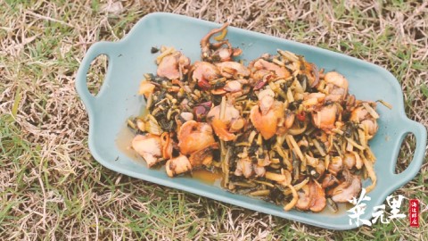“荒野”萝卜缨炒红螺,一道超级适合送粥的北海菜!