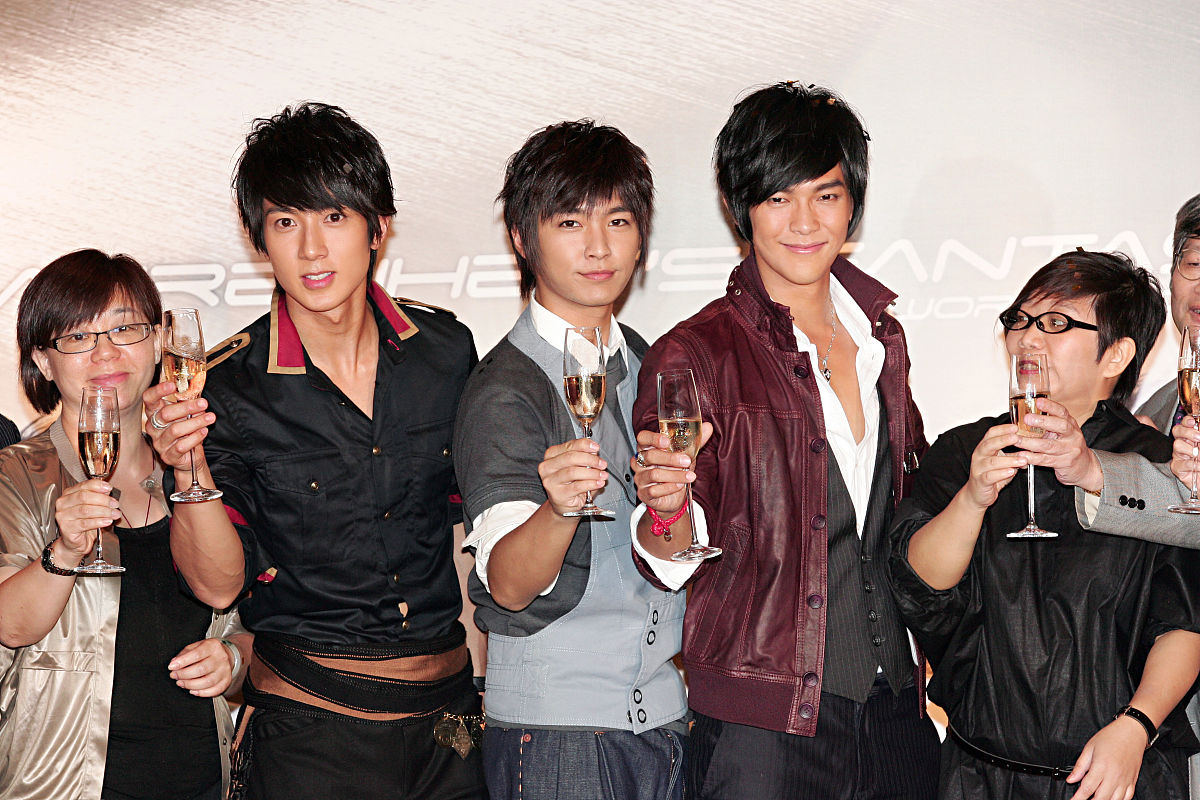 2008年8月8日,香港,飞轮海为世界巡演首站宣传.吴尊 炎亚纶 汪东城+++