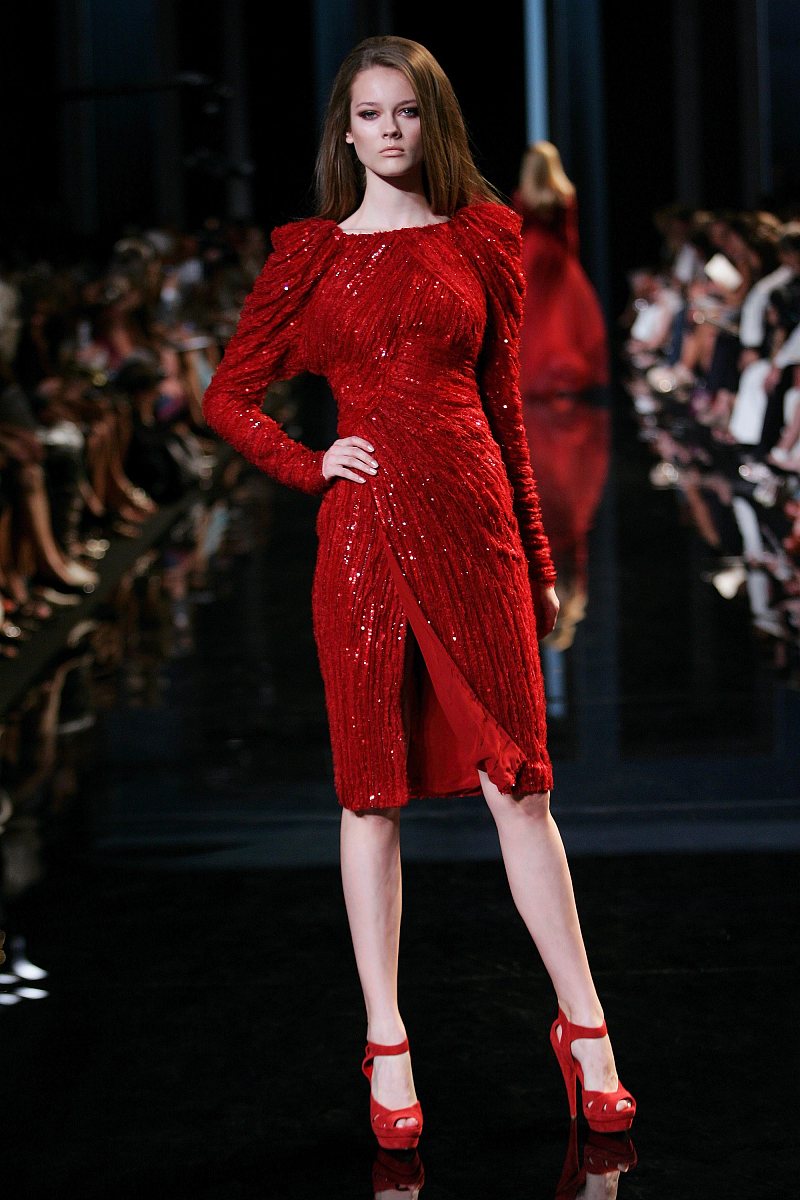 一个人物一共可以穿戴5个部位的时装分为头左手右手左脚右脚时装分为低级时装和高级时装低级时装可以合成高级时装1个低级时装合成1个高级时装概率202个低级时装合成1个高级时装概率40合成的高级时装部位随机以此类推如果五个部位都要穿戴高级时装怎样的合成方式需要的平均低级时装最少