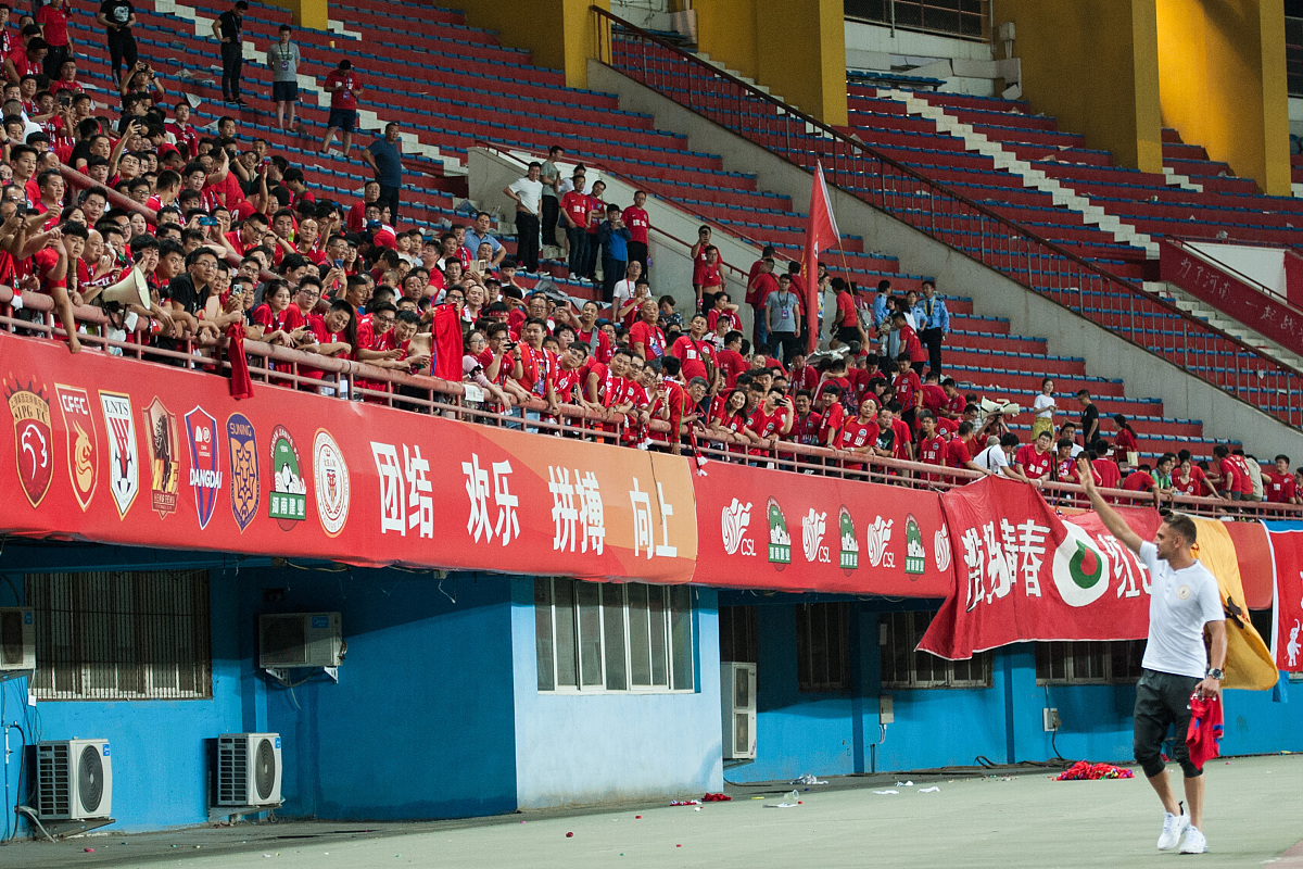 振奋人心的篮球赛横幅标语 | 激励团队斗志