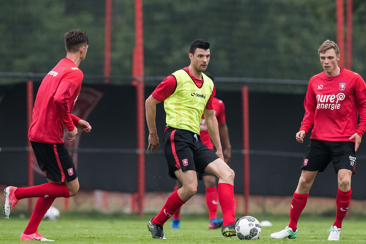 (<strong>m</strong>) haris vuckic of fc twenteduring a training session at