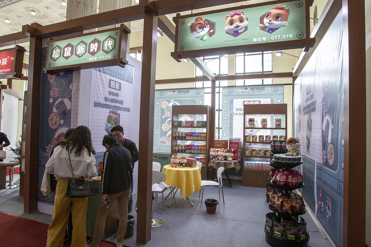 以淘宝的每日坚果产品进行分析目前沃隆每日坚果的品牌竞争者主要有哪些？不少于3个品牌