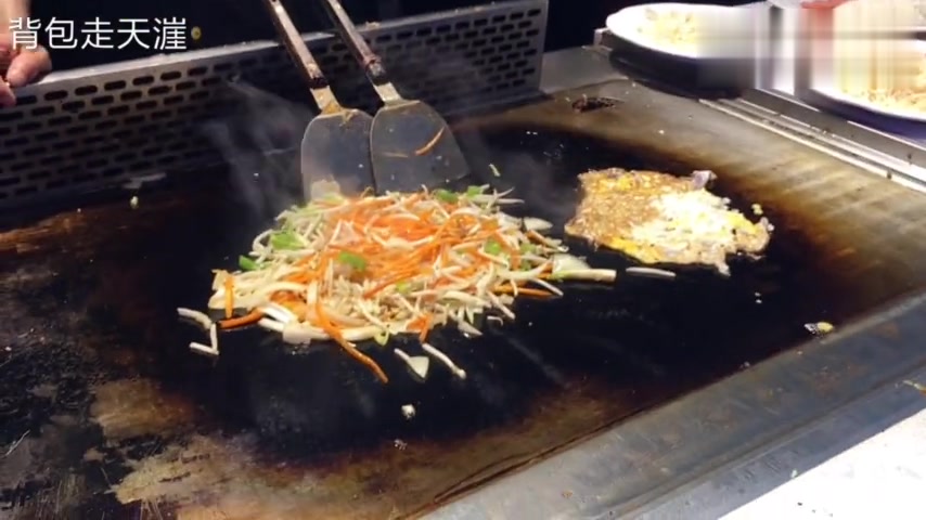 实拍铁板炒饭全过程,看完你还敢吃吗?