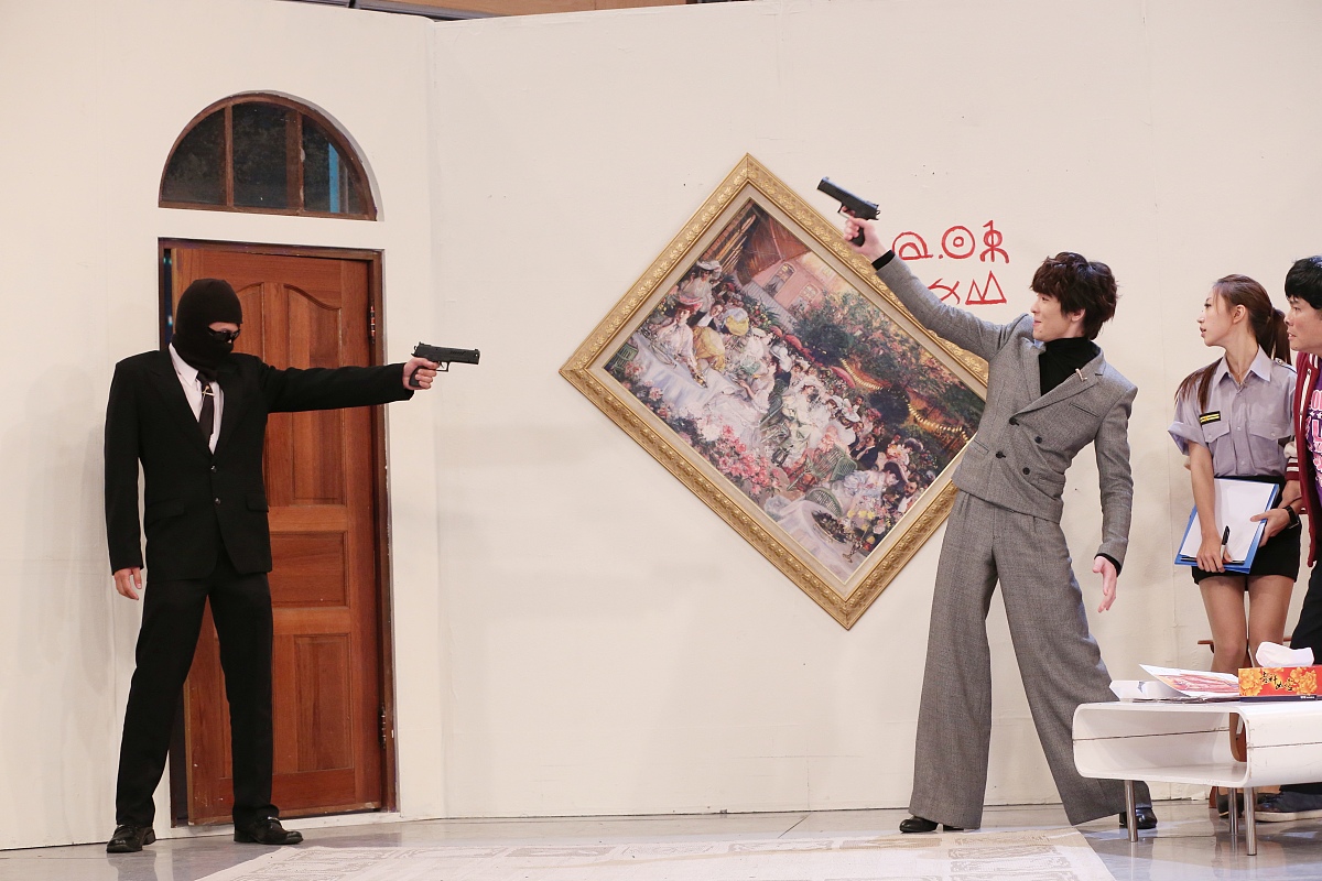 2013年1月24日,台北,明星出席搞笑模仿节目《疯神无双》.***_*** 萧敬