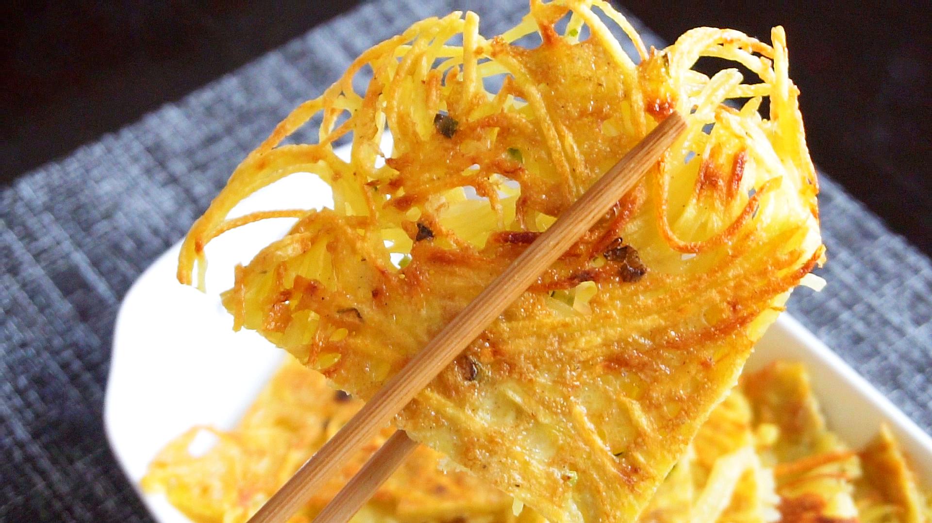 土豆饼最简单的做法,焦黄酥脆,出锅百吃不厌,太馋人了