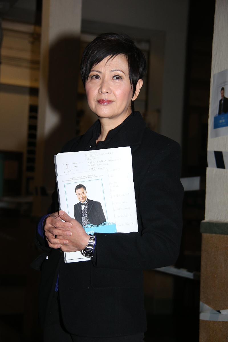 2015年12月27日,香港,无线资深艺人邝佐辉去世,于天光道一间教堂举行