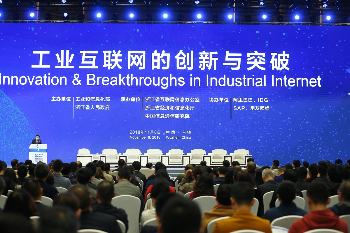 西方中亚东方文化的科技产业代表西方文化的科技产业代表包括美国硅谷、欧洲科技中心等。中亚文化的科技产业代表包括哈萨克斯坦的阿斯塔纳科技城、乌兹别克斯坦的塔什干科技园等。东方文化的科技产业代表包括中国的北京中关村、上海张江等。这些地方都是各自地区的科技创新中心拥有一流的科研机构、高科技企业和人才资源对推动当地的经济发展和科技进步起到了至关重要的作用。他们的龙头产业是什么