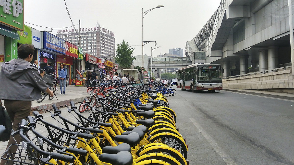 四平路溧阳路到虹口区三河路骑车电瓶车怎么走用230字帮我详细描述
