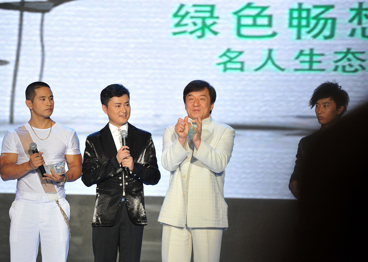 2011年7月15日,贵阳,名人生态环保公益活动.   ***_*** 成龙+++_+++环