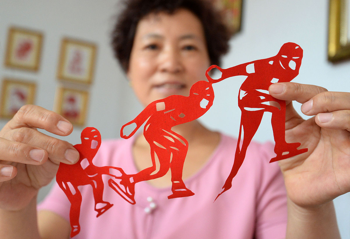 剪纸活动的意义：培养手眼协调、审美能力、创造力等