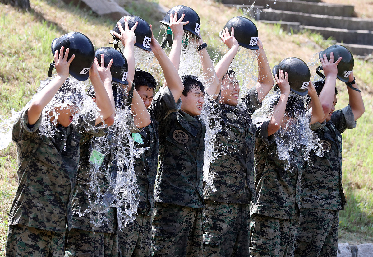 军事夏令营文案100字