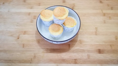 蛋糕怎样做才好吃,厨师小哥教你这么做,蓬松软绵,入口棉滑
