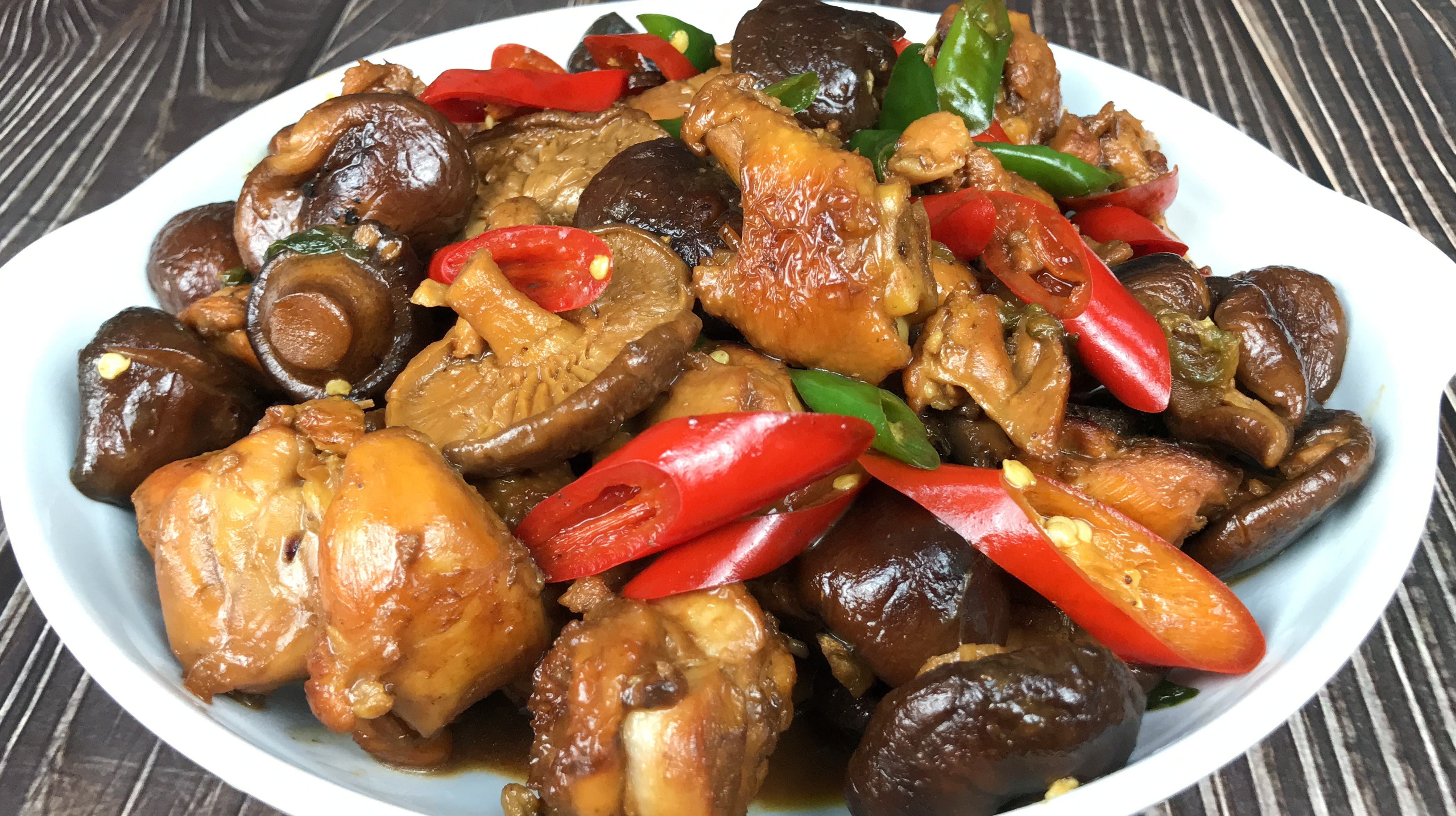 分享黄焖鸡块最简单的家常做法,讲解详细易懂,学会家人有口福了