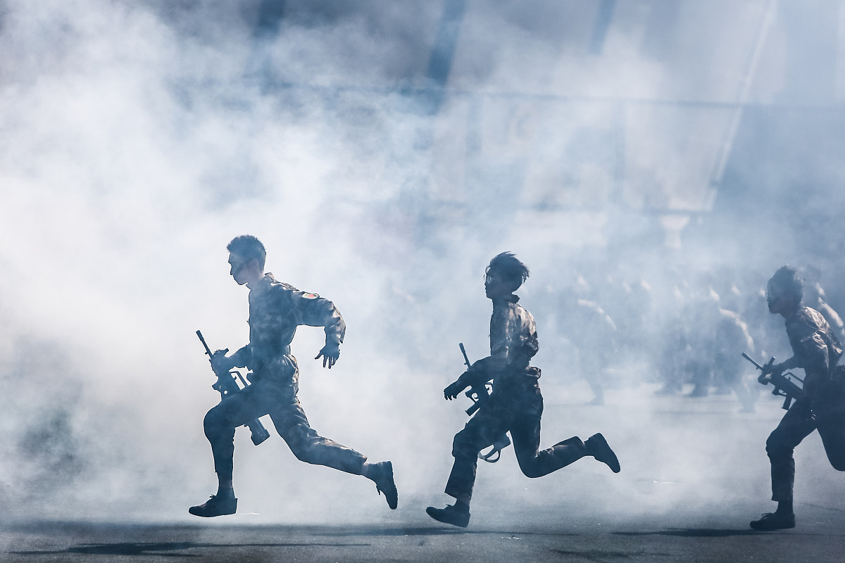 军旅人生：从迷茫到蜕变的成长故事