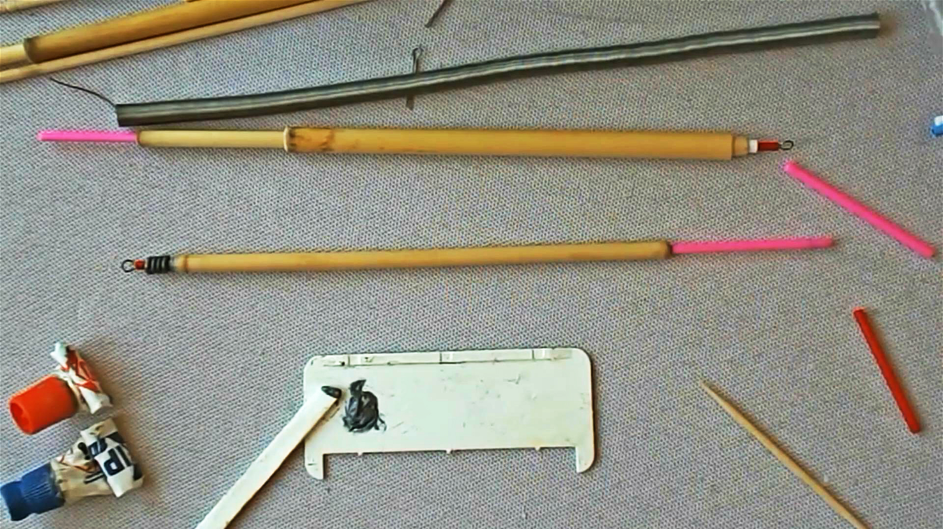 浮漂不用花钱买,钓鱼大神教你零成本做法,省钱又实用!