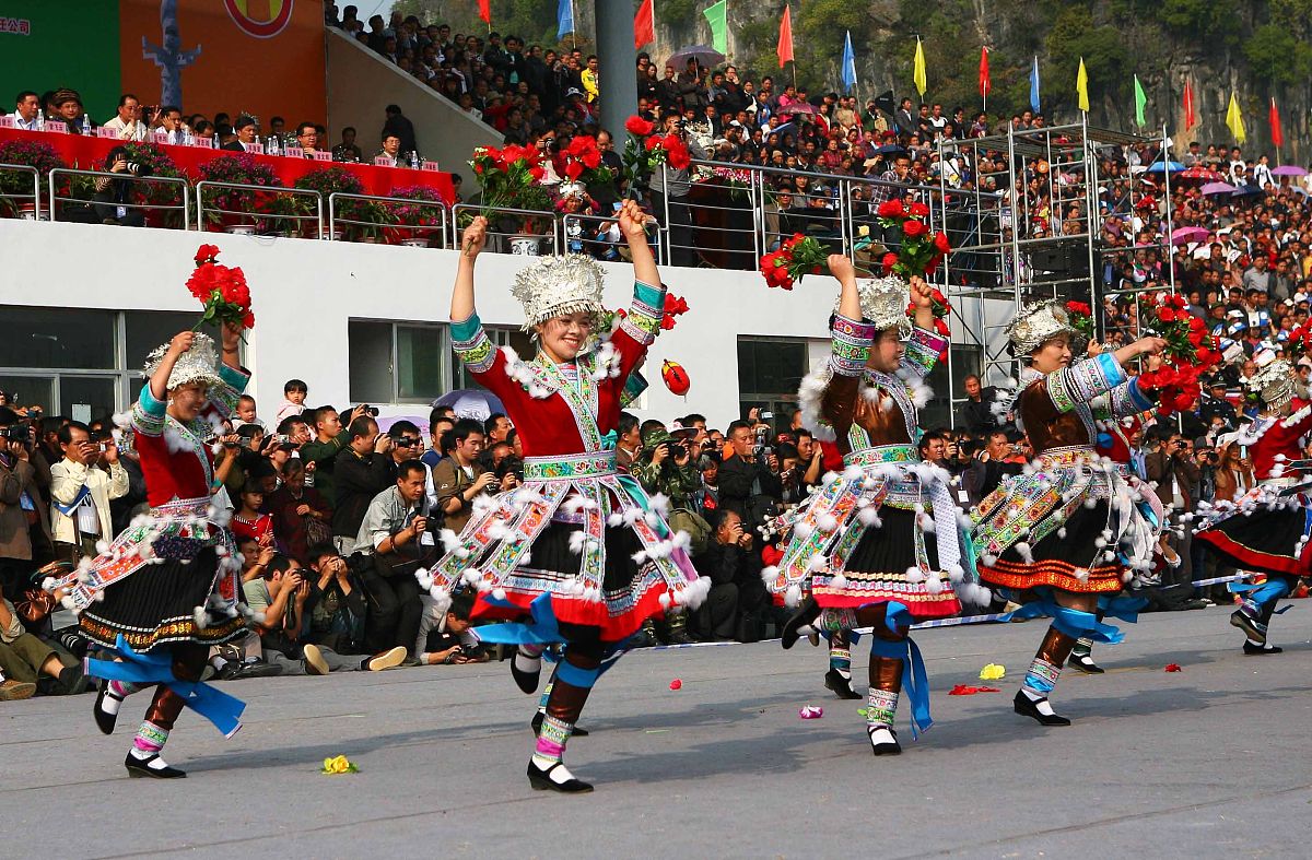 异域风情的广西民族大学用发散