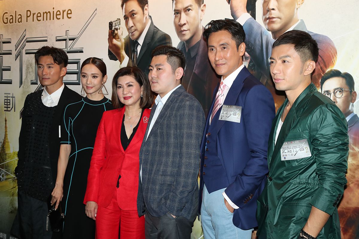 请不少于800汉字的博客文章语言要幽默口语化。主题是：香港电视剧排行榜前十名十大必看的经典港剧