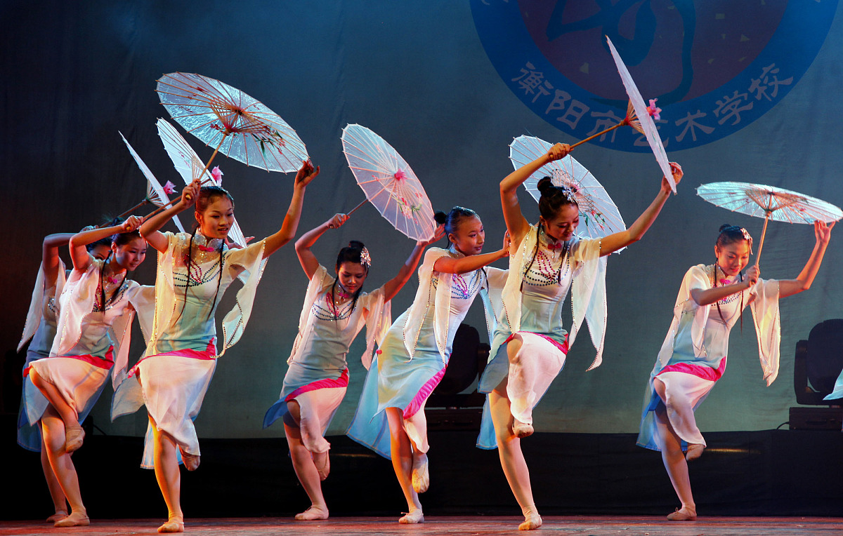 衡阳市艺术学校热门专业：音乐、美术、表演、设计
