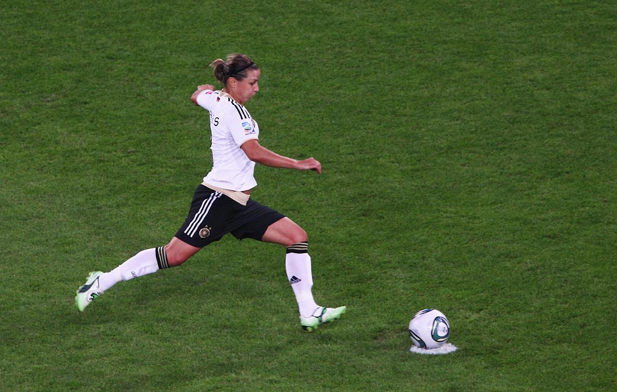 2011年7月5日,门兴格拉德巴赫,2011女足世界杯a组,德国4-2法国.***_**