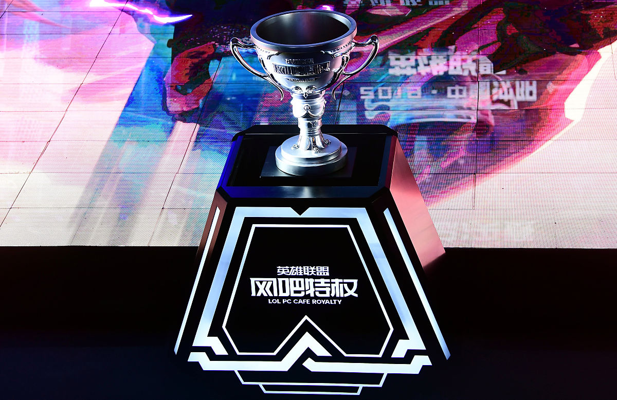 模拟英雄联盟战队对决BO3：预测谁将获胜！