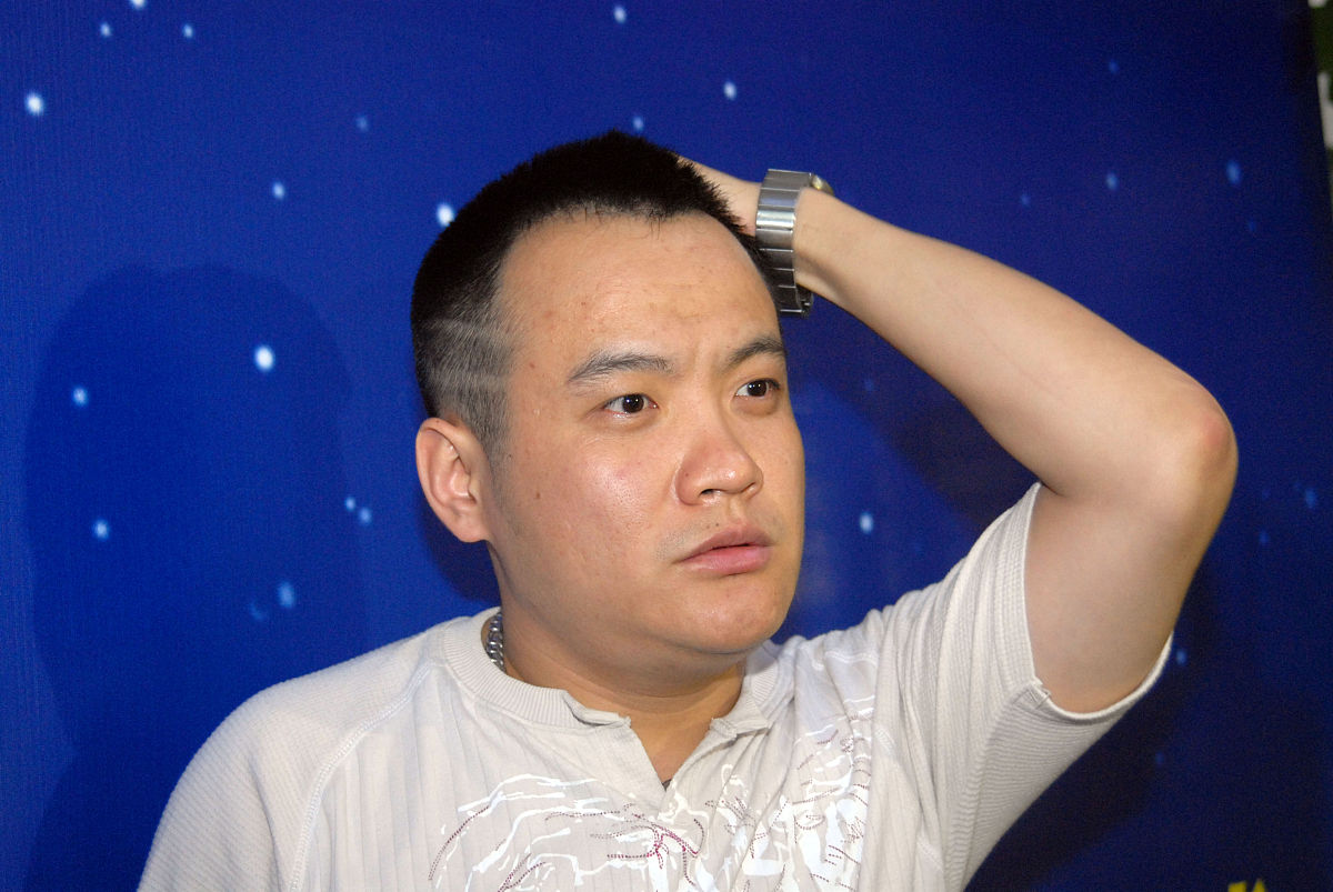 我的同事表现很好 表扬一下她 她叫侯新月