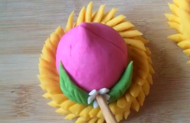 面点师傅手把手教大家做桃子花馍教程,祝大家大吉大利