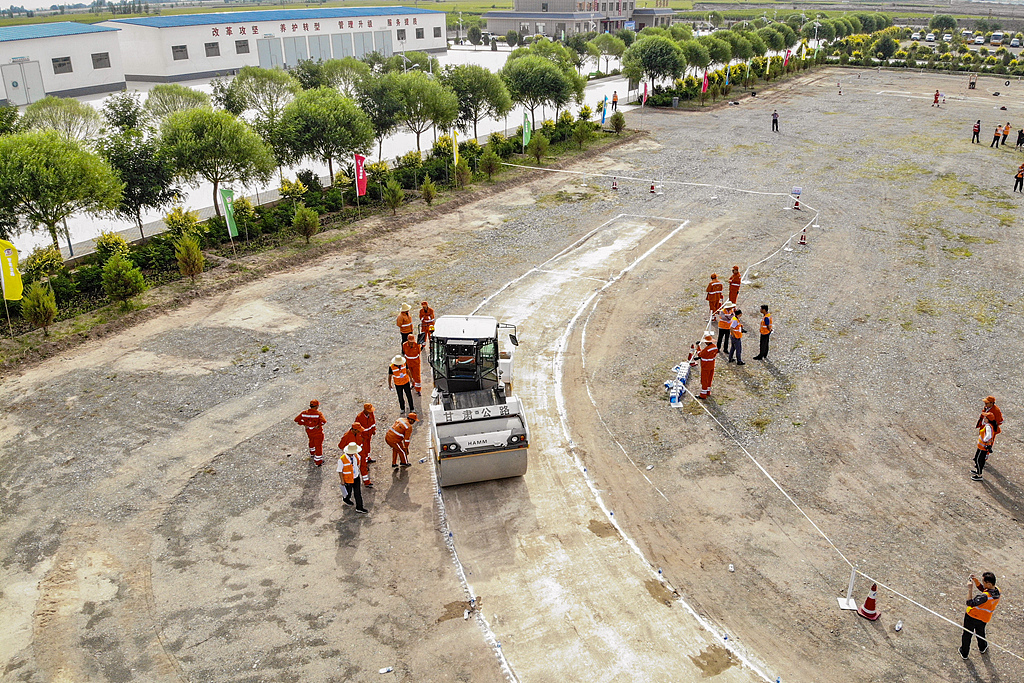 安徽省公路工程技工学校筑路机械操作与维修课程详解