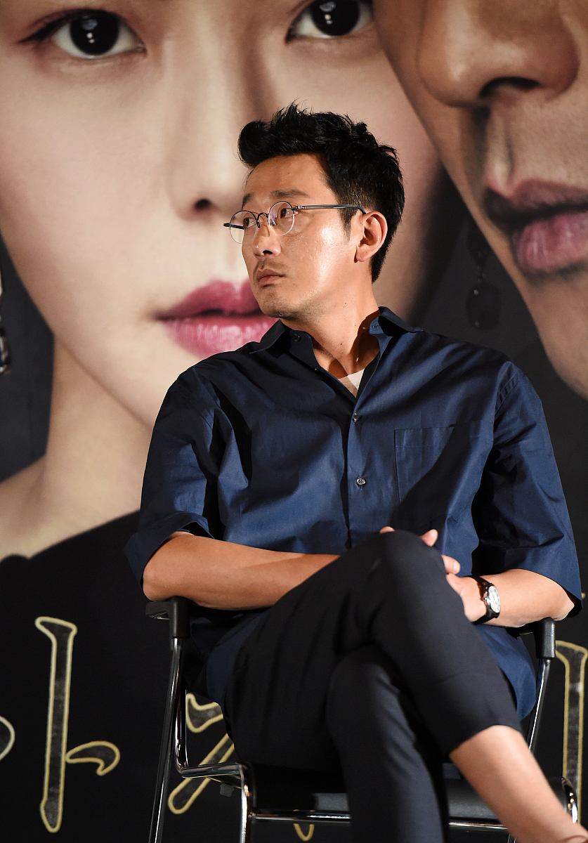 2016年5月31日,韩国首尔,电影《小姐》主创出席直播访谈.***_***ha ju
