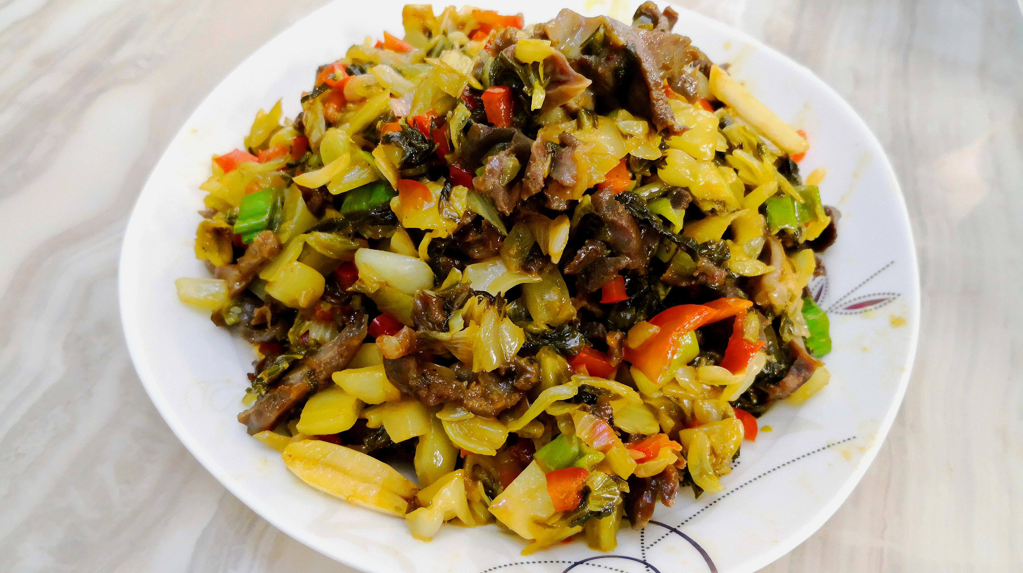 酸菜炒鸭胗,详解客家人的一道美食家常菜